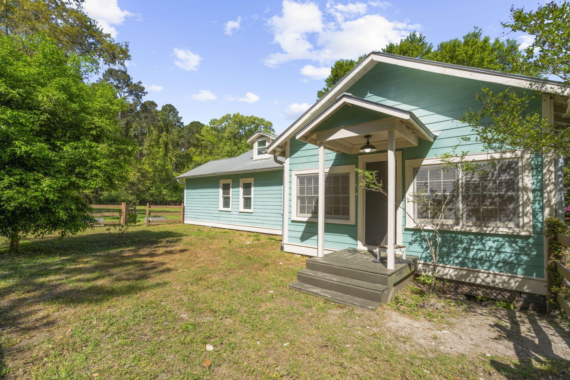 4317 Highway 165 Photo 12