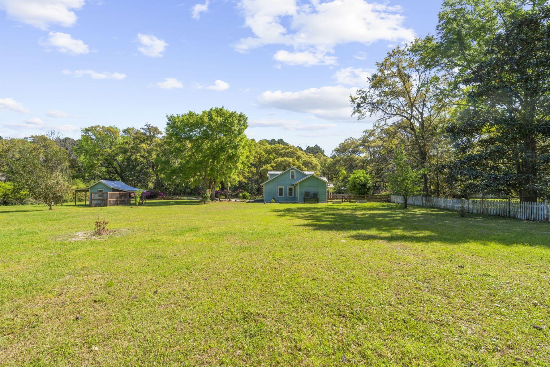 4317 Highway 165 Photo 9