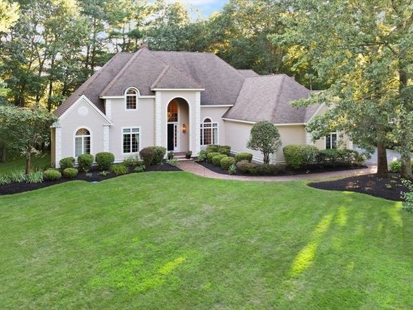 2 New Meadow Lane, Topsfield, MA 01983