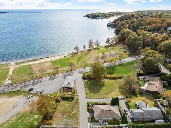 41 Hough Avenue, Gloucester, MA 01930