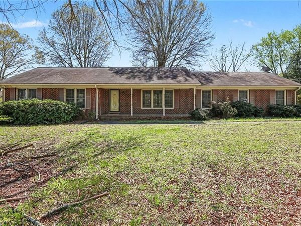 644 Greenwood Drive, Burlington, NC 27217