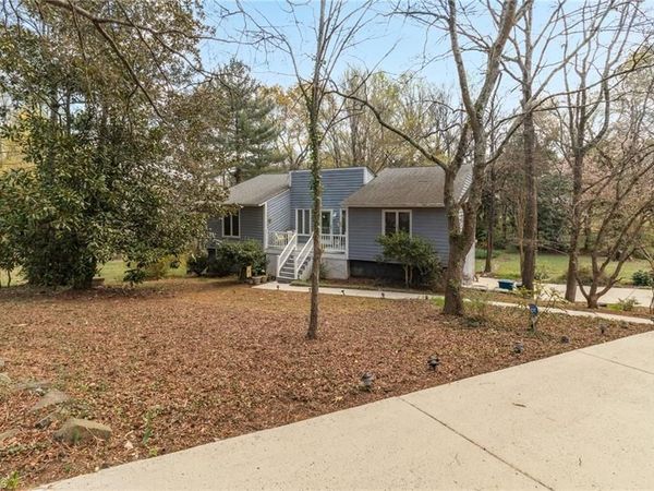 3710 Madrid Court , Greensboro, NC 27406