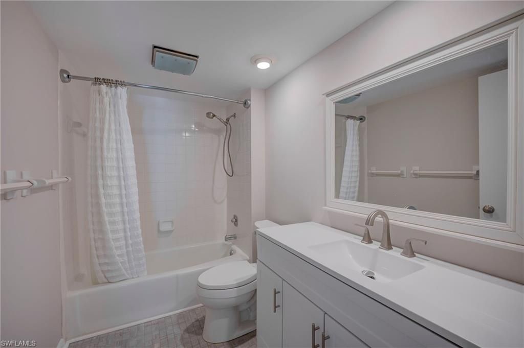 3300 Binnacle Dr, Unit 205, Naples, FL 34103 Photo