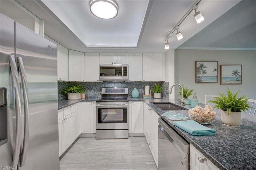 3300 Binnacle Dr, Unit 205, Naples, FL 34103 Photo