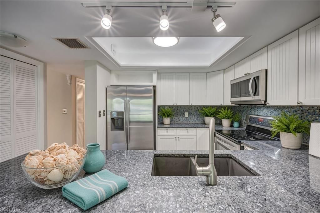 3300 Binnacle Dr, Unit 205, Naples, FL 34103 Photo