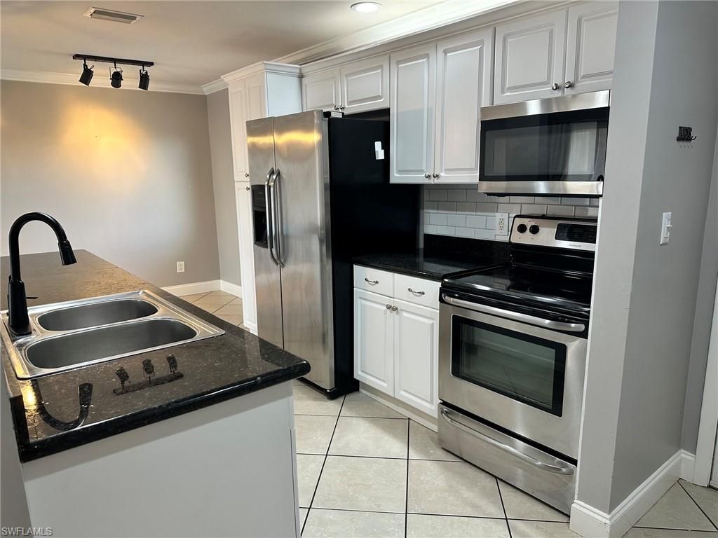 2366 E Mall Dr, Unit 514, Fort Myers, FL 33901 Photo