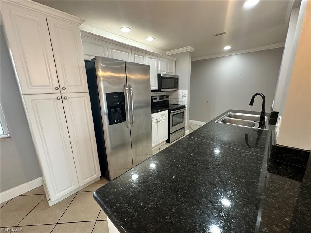 2366 E Mall Dr, Unit 514, Fort Myers, FL 33901 Photo