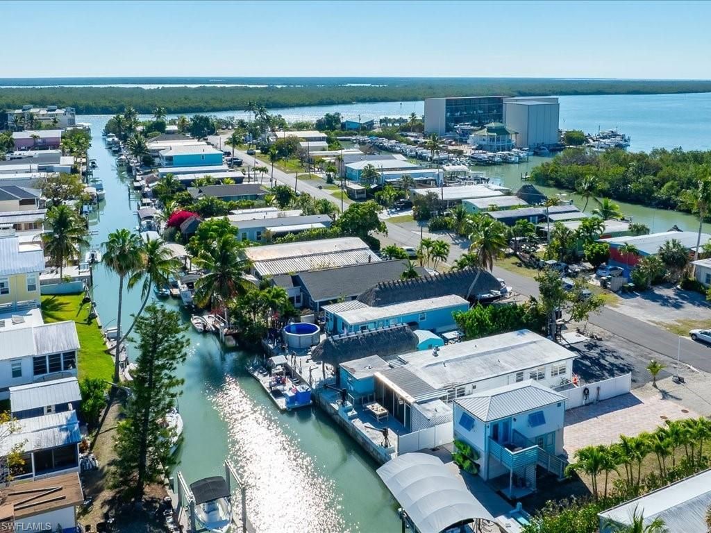 657 Palm Ave E, Goodland, FL 34140 Photo