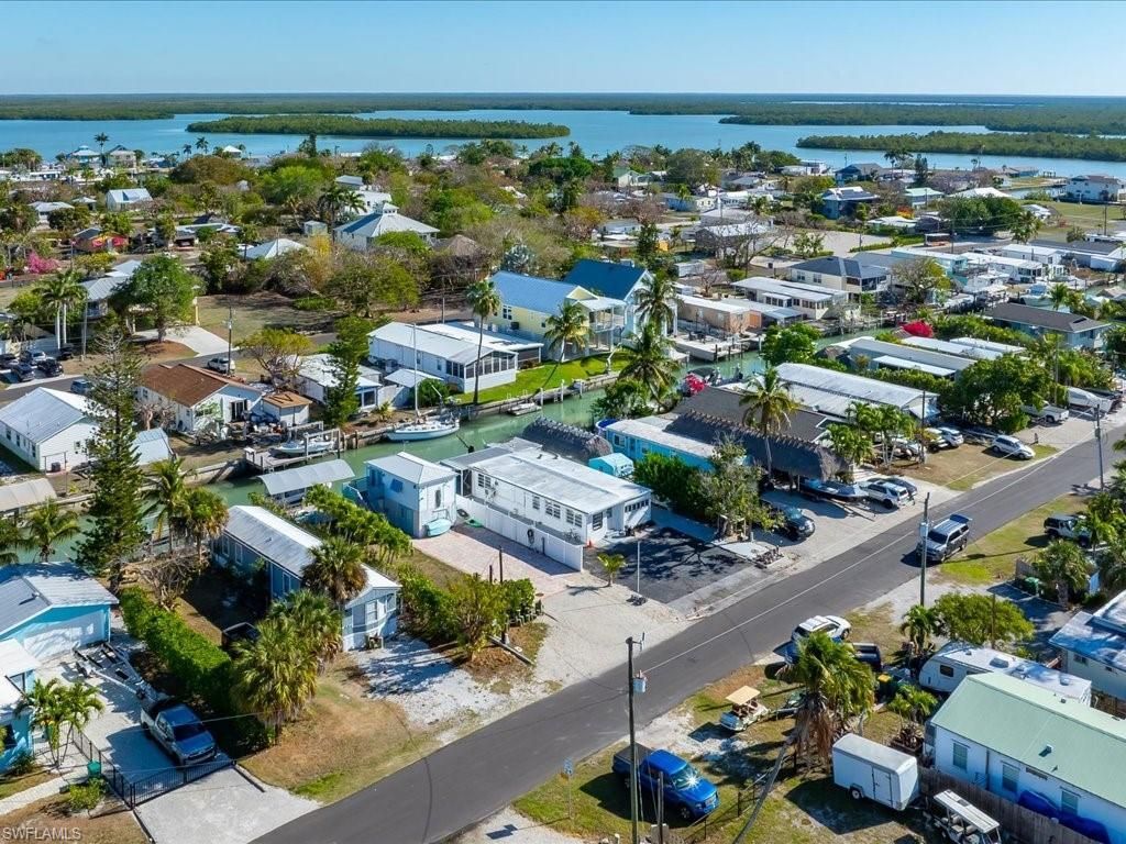 657 Palm Ave E, Goodland, FL 34140 Photo