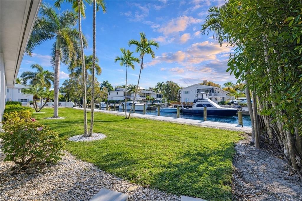 1686 Blue Point Ave , Unit B5, Naples, FL 34102 Photo