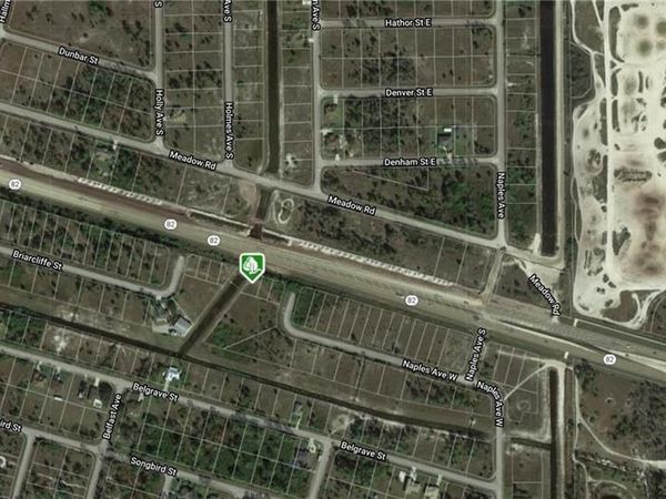 Naples AVE W, LEHIGH ACRES, FL 33936