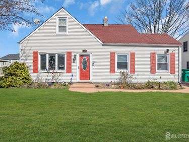 17 Hillcrest Avenue , Edison, NJ 08817