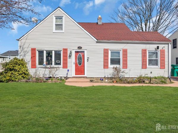 17 Hillcrest Avenue , Edison, NJ 08817