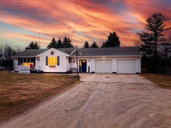 6740 Eberhart Avenue S, Clare, MI 48617