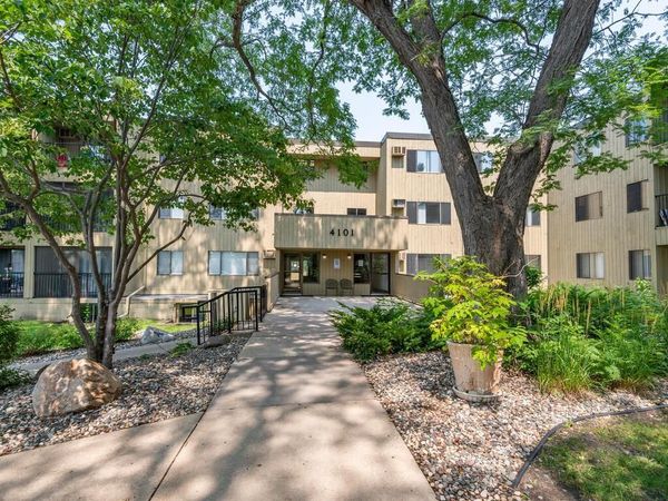 4101 Parklawn Avenue , Unit 130, Edina, MN 55435