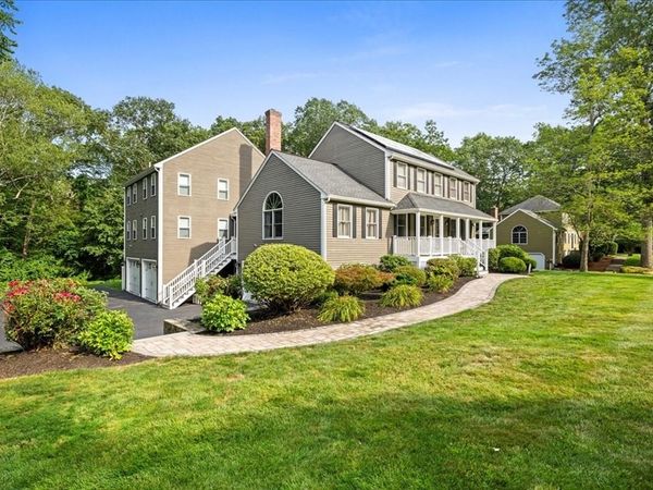 104 Alana Dr, Northbridge, MA 01534