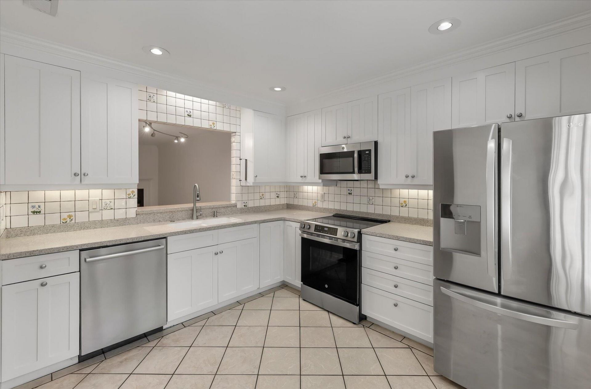 321 Lapwing Lane Photo 4