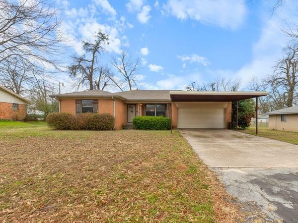 508 Helena St , Winnsboro, TX 75494