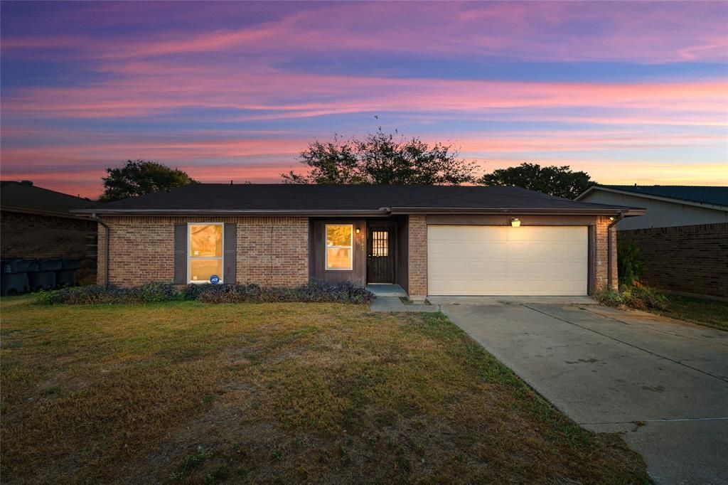 2742 E Pepperidge Drive, Lancaster, TX 75134 Main Photo