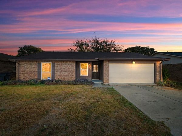 2742 E Pepperidge Drive, Lancaster, TX 75134
