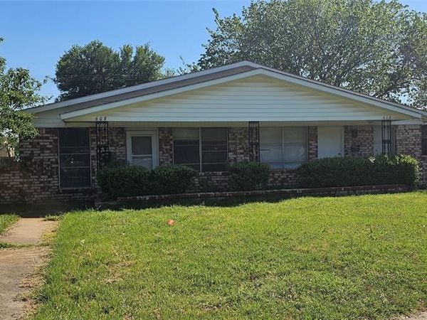 608 Arbor Lane, Lancaster, TX 75134