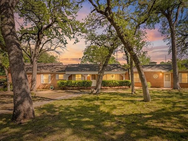 1504 Smilax Avenue , Fort Worth, TX 76111