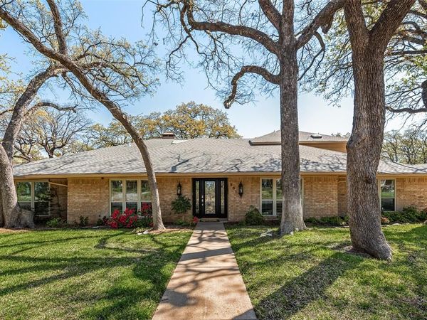 805 Crowley Road, Arlington, TX 76012