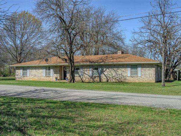 311 N Britton Street , Tom Bean, TX 75489