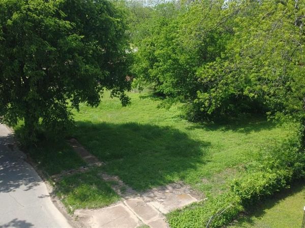 611 W Johnson Street, Denison, TX 75020