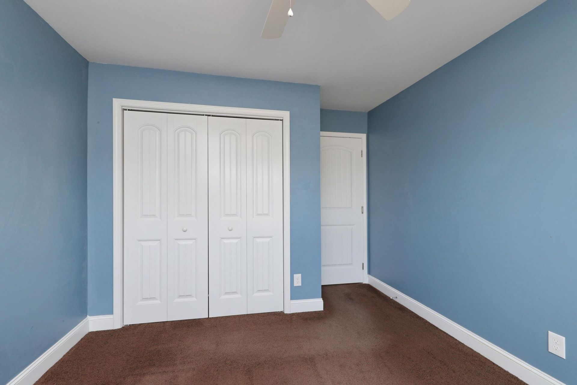 297 Weyburn St. Photo 14