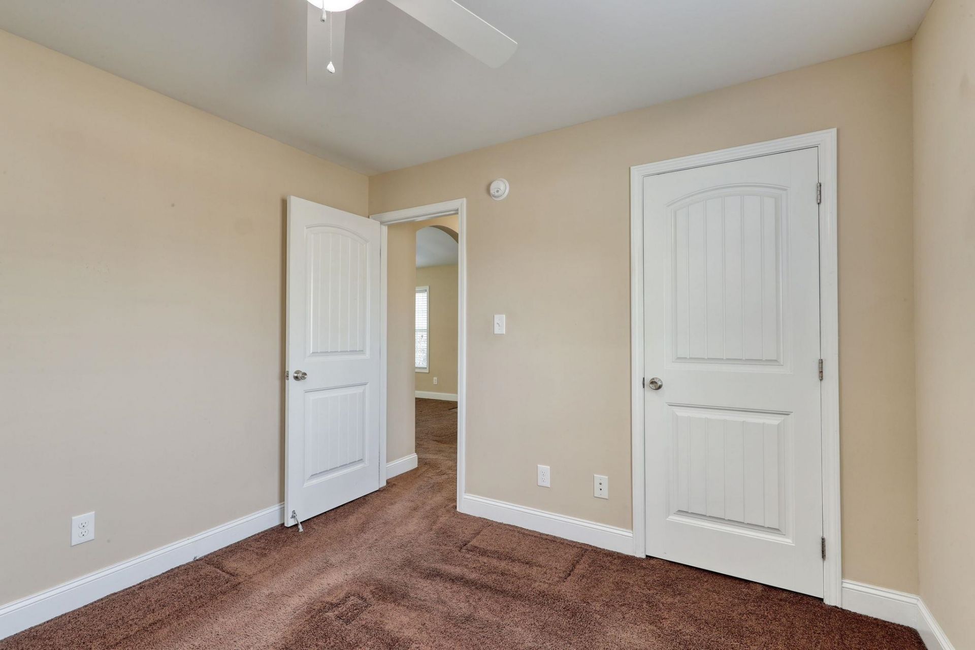 297 Weyburn St. Photo 16