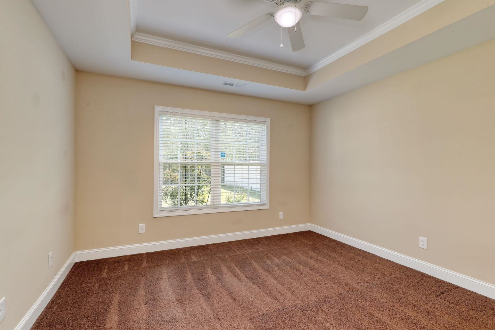 297 Weyburn St. Photo 17