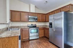 297 Weyburn St. photo 4