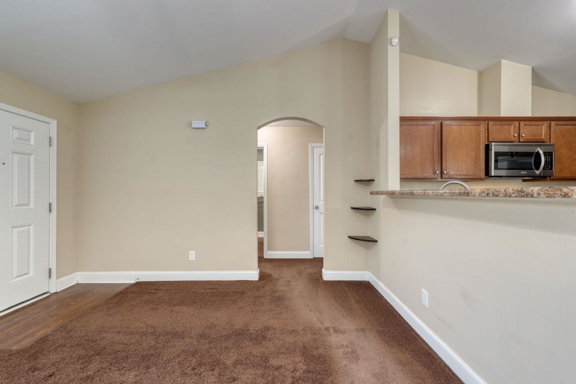 297 Weyburn St. Photo 9