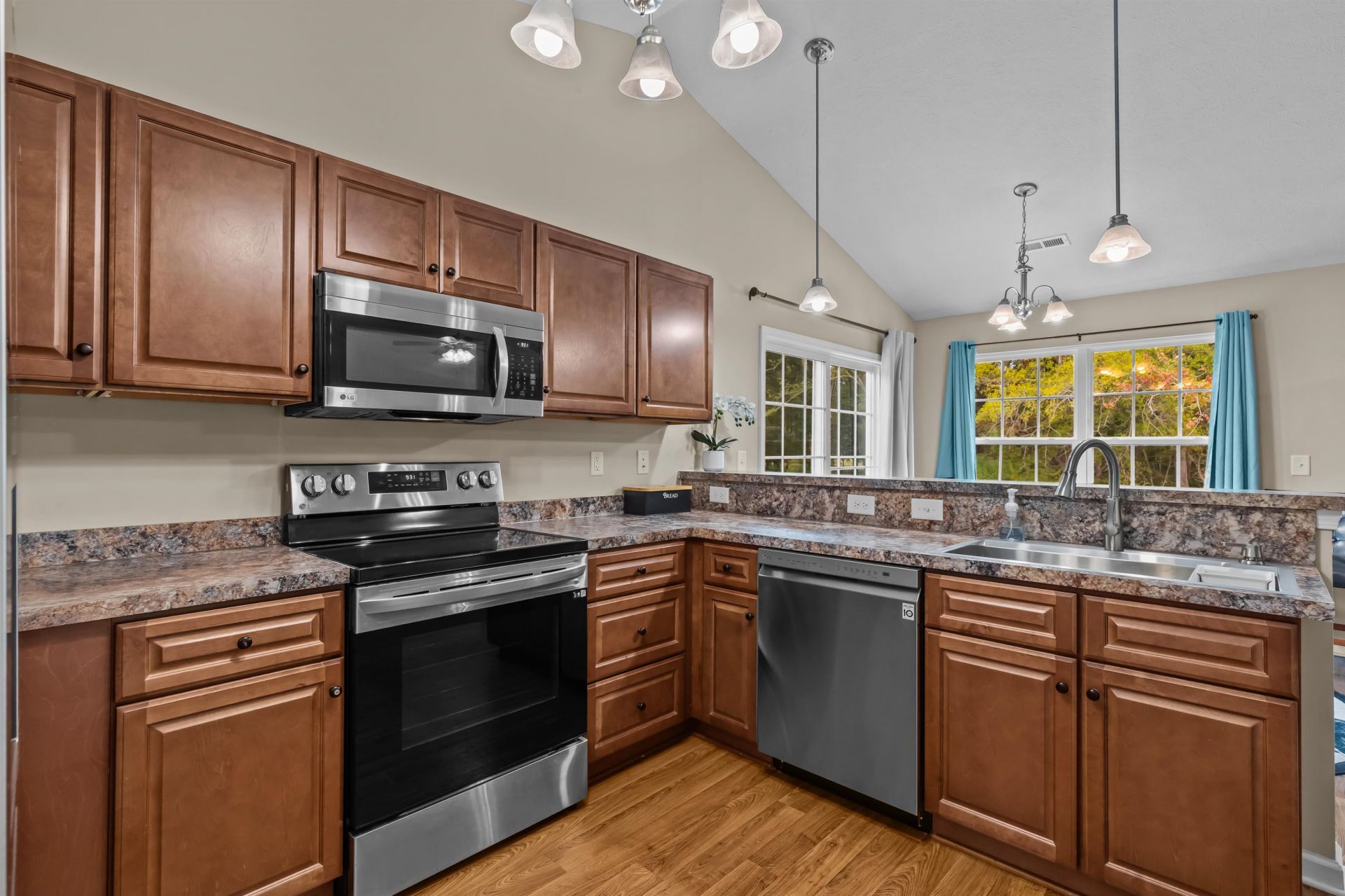 2452 Summerhaven Loop Photo 17