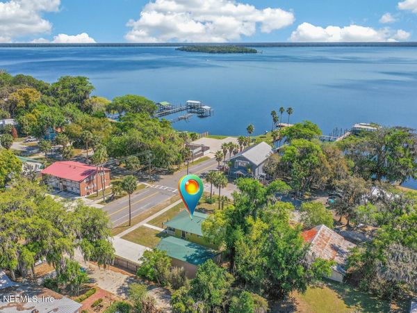 105 CENTRAL Avenue, Crescent City, FL 32112