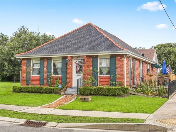6624 CENTER Street, New Orleans, LA 70124