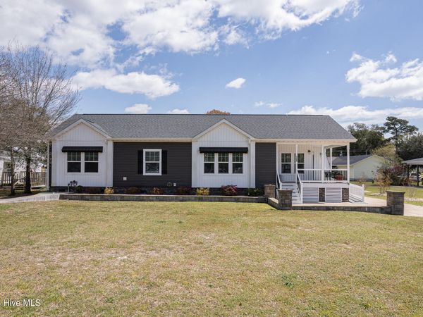 125 Lejeune Road , Cape Carteret, NC 28584