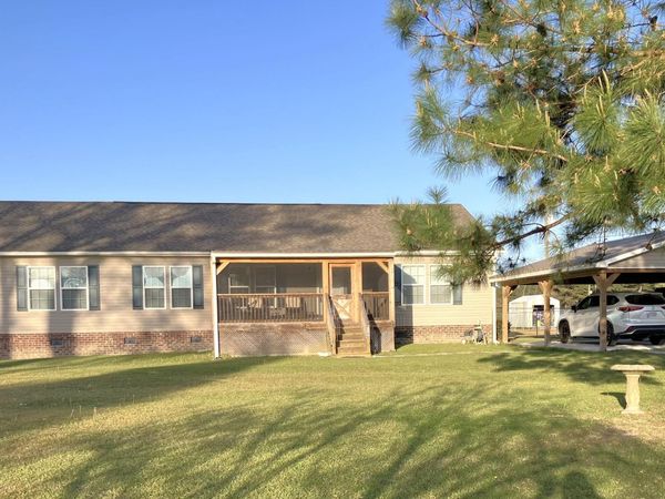 1406 White Oak River Road, Maysville, NC 28555