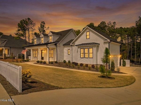 275 Hollycrest Drive, Pinehurst, NC 28374