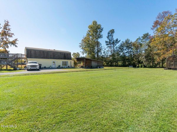 198 Jefferson Road, Lake Waccamaw, NC 28450