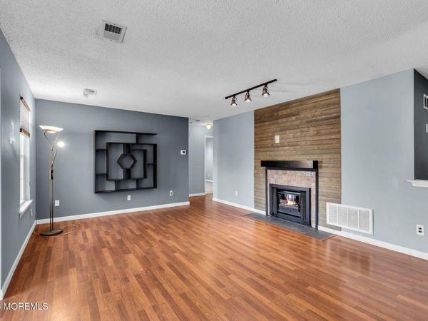 106 Frontier Way, Tinton Falls, NJ 07753