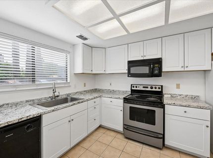 6830 Calvine Rd, Sacramento, CA 95823 Photo
