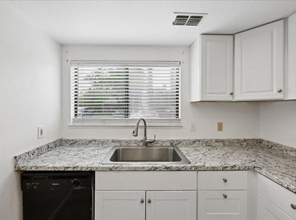 6830 Calvine Rd, Sacramento, CA 95823 Photo