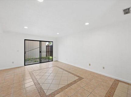 6830 Calvine Rd, Sacramento, CA 95823 Photo