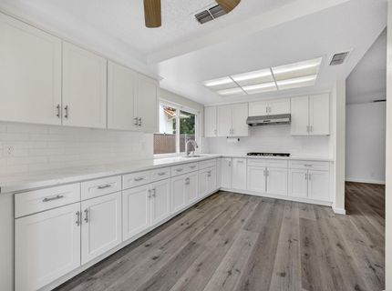 6975 Casa Del Este Way, Sacramento, CA 95828 Photo