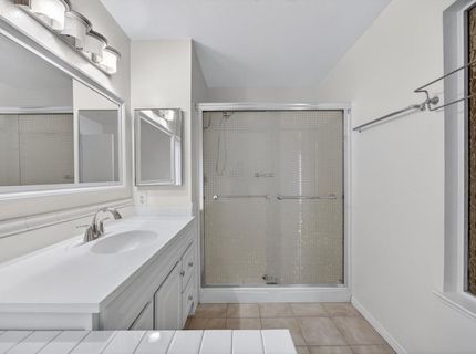 6975 Casa Del Este Way, Sacramento, CA 95828 Photo