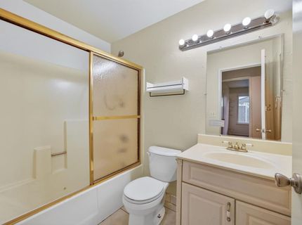 6975 Casa Del Este Way, Sacramento, CA 95828 Photo