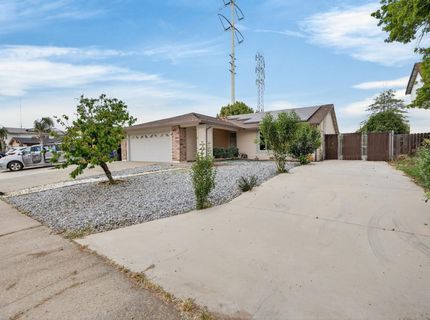 6975 Casa Del Este Way, Sacramento, CA 95828 Photo