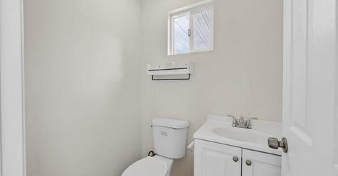 6975 Casa Del Este Way, Sacramento, CA 95828 Photo